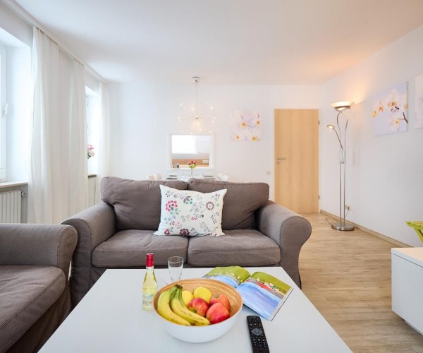 Villa Sonnenschein am Meer, Ferienwohnung 4 mit 2 Balkonen und Meerblick